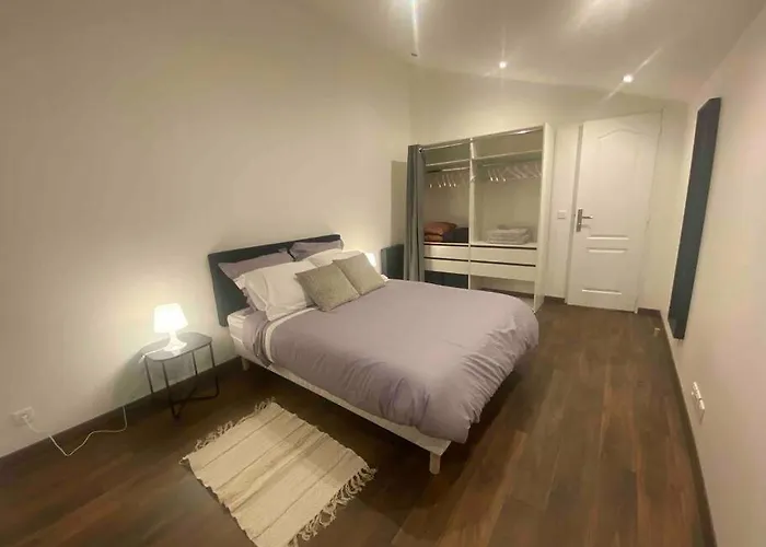 Logement Moderne Pres De Paris Et Stade De France Avec Place De Stationnement