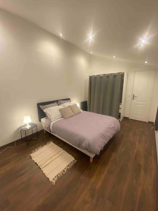 Apartment Moderne Pres De Paris Et Stade De France Avec Place De Stationnement