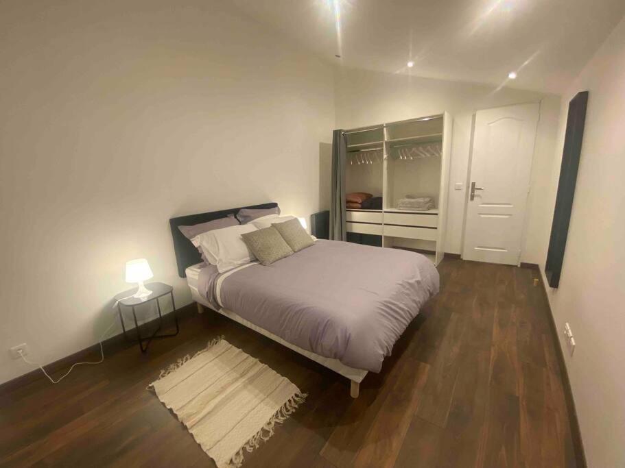 Apartment Moderne Pres De Paris Et Stade De France Avec Place De Stationnement *